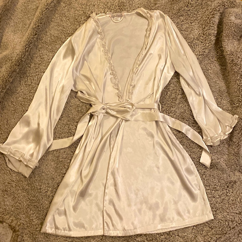 White midi satin robe
